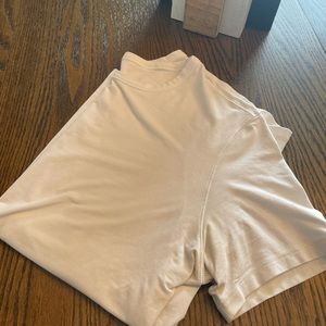Mens Medium Lululemon “5 Year Basic T-Shirt”